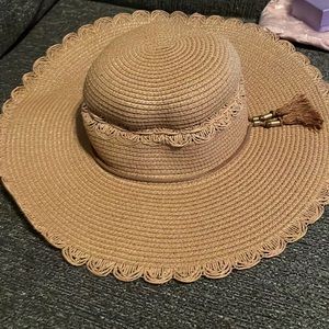Rattan beach hat - wide brim